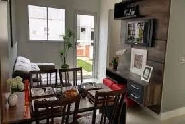 Imagem Sobrado com 2 dormitórios à venda, 60 m² por R$ 340.000,00 - Vila Colorado - Suzano/SP