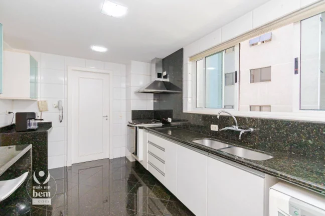 Imagem Estuda Permuta - Apartamento 4 quartos, 2 suítes, 297m2 e 2 vagas à venda no Água Verde