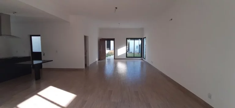 Imagem A Batelli Im...oacute;veis apresenta esta ...oacute;tima casa com linda vista para o verde, em um am...
