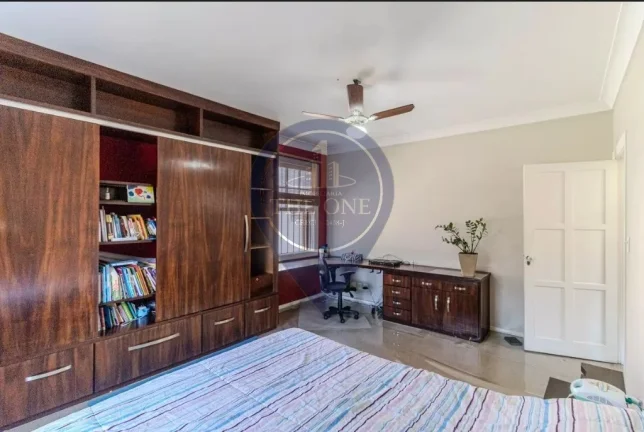 Imagem Imóvel à venda em São Paulo-SP: Casa deslumbrante no Pacaembu com 3 quartos, 1 suíte, 2 salas, 3 banheiros, 4 vagas e 450m² de área.