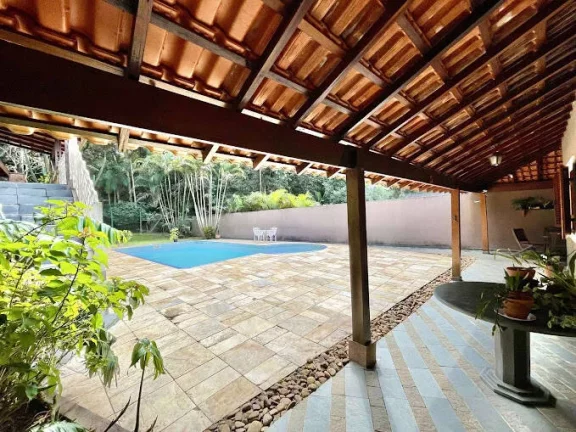 Imagem Cond Chácar dos Lagos - Térrea 3 suítes, anexo gourmet, piscina e pomar!