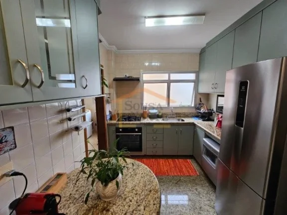Imagem Apartamento semi-mobiliado, 93m², dispõe de 3 dormitórios, sendo 1 suíte, sala para 2 ambientes ...