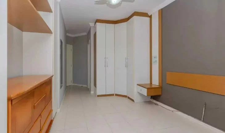 Imagem Apartamento com 3 dormitórios sendo 1 suíte e 2 vagas em Balneário Camboriú/SC