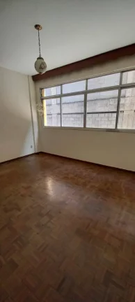 Imagem Apto de 3 quartos, dependencia no centro de Nova Friburgo a VENDA.