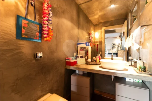 Imagem Casa à venda ou para alugar com 3 quartos, sendo 1 suíte, em Jardim Guedala, São Paulo - SP