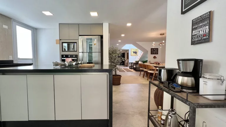 Imagem *Casa Moderna à Venda na Riviera de São Lourenço - Módulo 21*