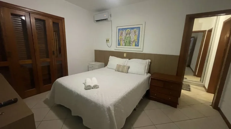 Imagem Casa com 6 Quartos para Temporada em Jurerê Internacional
