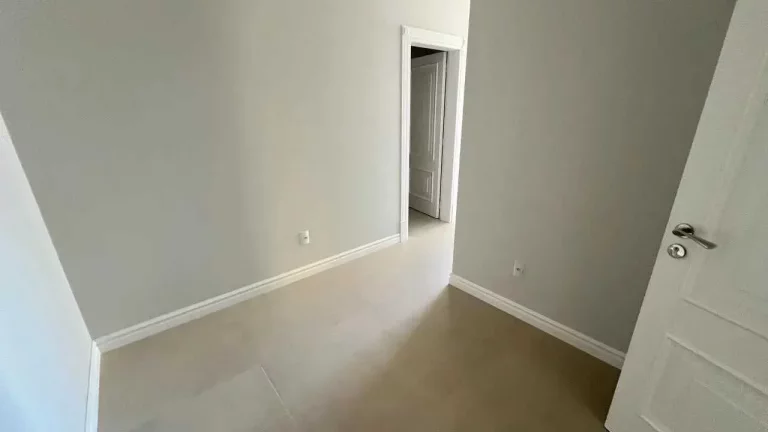 Imagem Apartamento com 3 suítes e 3 vagas de garagem em Meia Praia - Itapema/SC