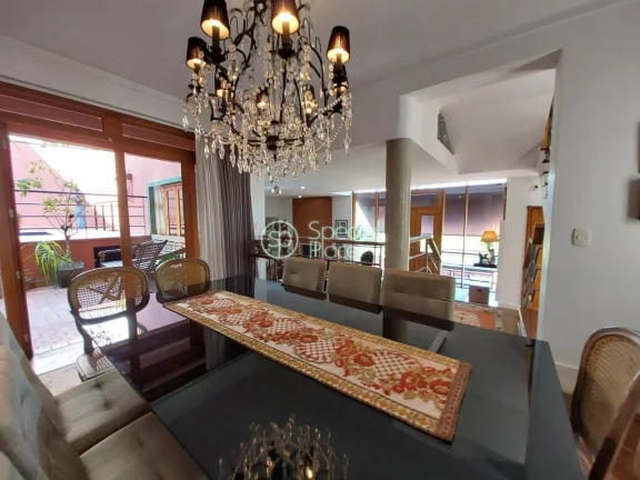Imagem Charmosa e elegante casa em estilo praiano, com muitas janelas, bem iluminada e arejada disponível ...