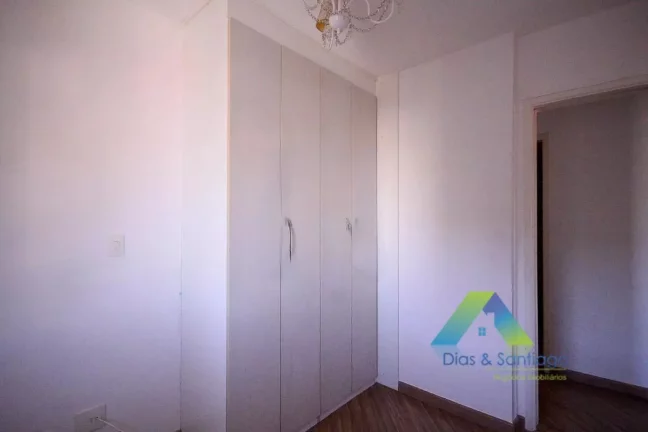 Imagem Apartamento com 3 dormitórios e 2 banheiros em Vila das Mercês/SP!