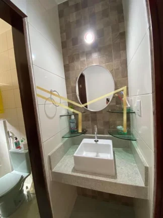 Imagem Casa ideal, para uma familia com dois filhos, ou mais, que gosta de espaço e conforto. Localizada próximo a comércios.