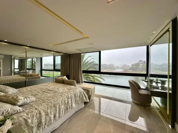Imagem Casa em Condominio 6 Dormitórios - Bairro Centro