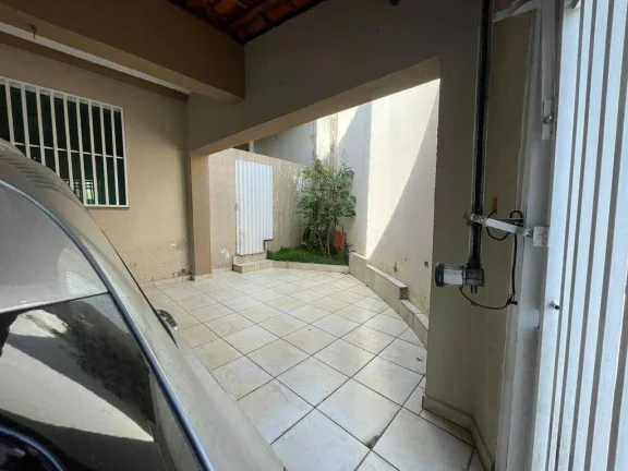Imagem Sobrado com 270 m² 4 Dormitorios sendo 2 Suietes e 3 vagas de Garagens