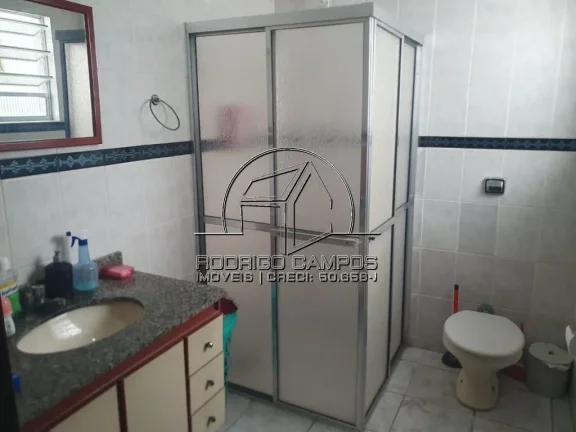 Imagem Espaçoso Sobrado à Venda na Cidade Ocian - 3 Quartos e 3 Vagas