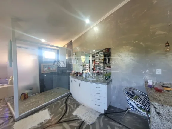 Imagem F01 - Imperdível! Casa com Piscina, Jardim e 4 Quartos em Terreno de 1.000 m²