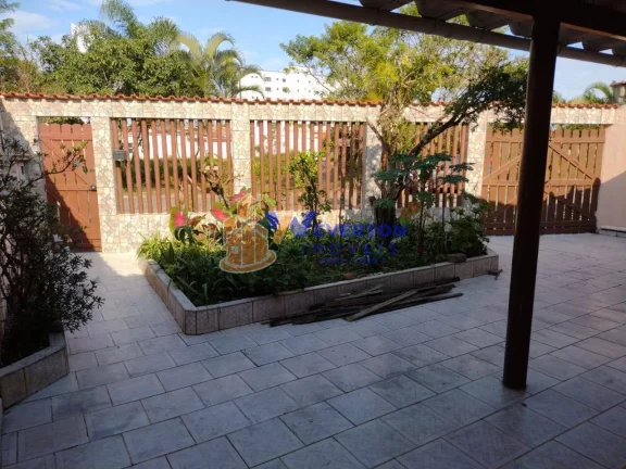 Imagem Casa 3 dormitórios - Venda R$ 380.000,00 Locação R$1.800,00 em Mongaguá