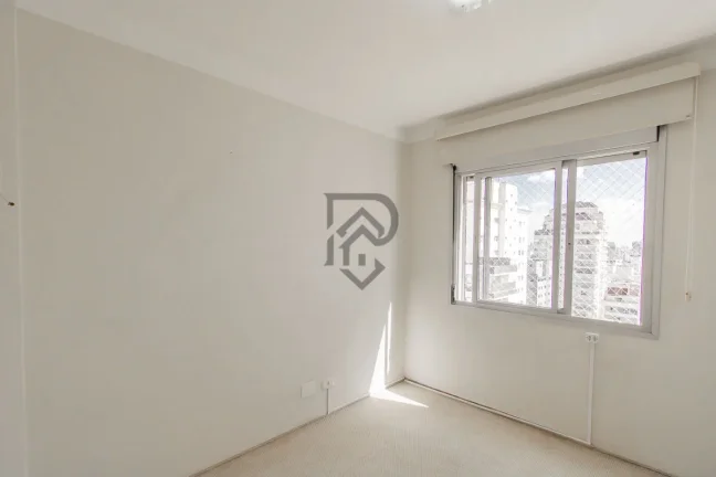 Imagem Apartamento reformado andar alto proximo metrô