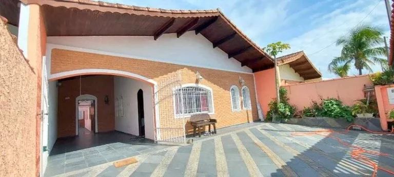 Imagem CASA COM TRES DORMITORIOS SENDO UMA SUITE, FACE NORTE
