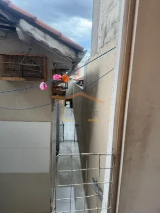Imagem Sobrado com 2 dormitórios, sendo 1 suíte, sala, banheiros, copa, cozinha, lavanderia, terraço, qu...
