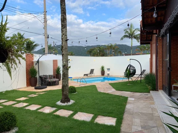 Imagem Maravilhosa casa com três dormitórios no Flórida - Praia Grande!