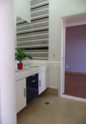 Imagem Sobrado, com 4 suítes, sendo 1 delas, no térreo, 2 escritórios, luz natural, ambientes integrados...