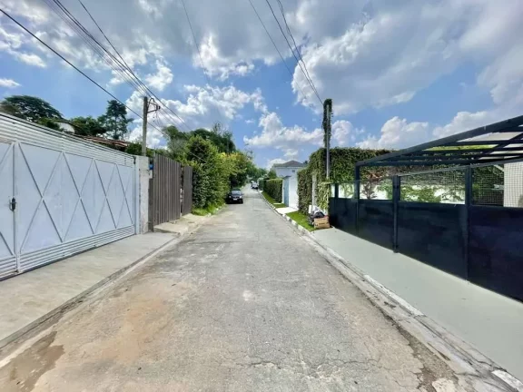Imagem Nova, TÉRREA c/ piscina, em rua fechada no Miolo da Granja!
