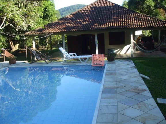 Imagem Casa para Venda em Maricá/RJ - 4 Dorm. 280 m2 Área Útil