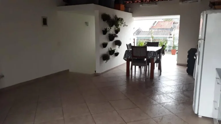 Imagem Sobrado 3 dormitorios 4 vagas troco por casa ou Apto Menor Valor