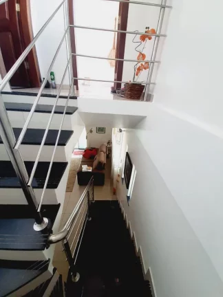 Imagem Casa em Condomínio de Luxo à Venda em Belém-PA, Bairro Mangueirão: 2 Quartos, 2 Suítes, 2 Salas, 3 Banheiros, 1 Vaga, 140 m²