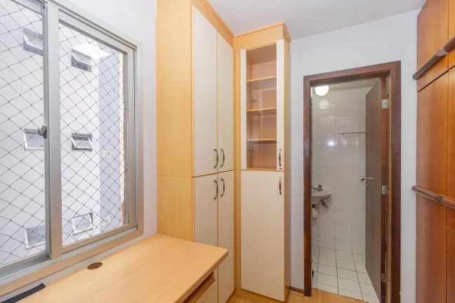 Imagem Apartamento de 3 quartos no bairro Portão