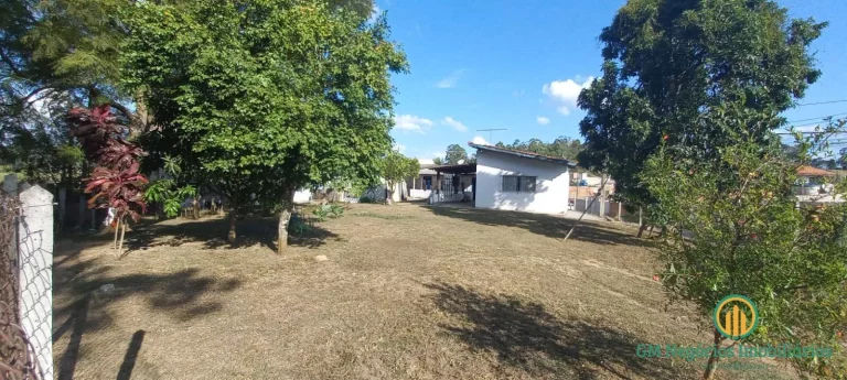 Imagem Terreno amplo em bairro residencial e zona mista São Roque