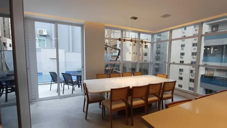 Imagem Apartamento com 3 dormitórios sendo 3 suítes e 2 vagas de garagem em Balneário Camboriú/SC