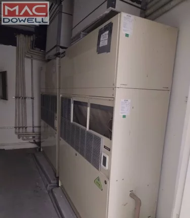 Imagem Loja linear de 428 m² em frente a Praia de Botafogo no Rio de Janeiro