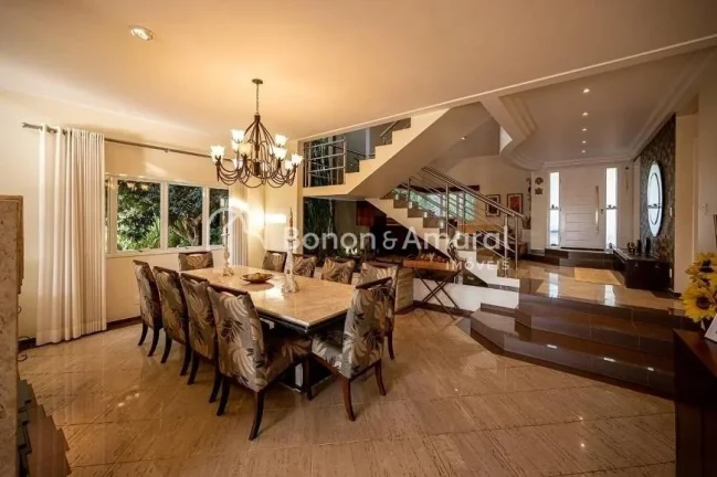Imagem Linda e espaÃ§osa casa, com 4 quartos, sendo 4 suÃ­tes, 8 banheiros, quarto nas dependÃªncias, 1 suÃ...