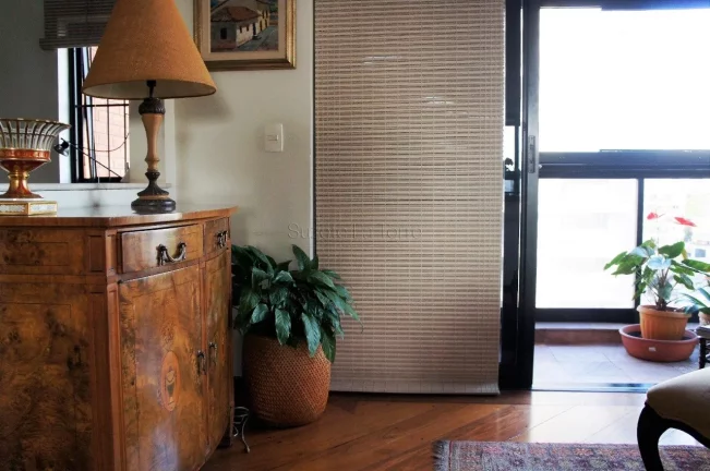 Imagem Apartamento de 191m², em andar alto. Living amplo com lareira e varanda gourmet. Possibilidade de i...