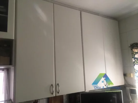 Imagem Ótimo Sobrado com 3 dormitórios, 5 vagas de garagem com amplo espaço em bairro tranquilo com ótima localização.