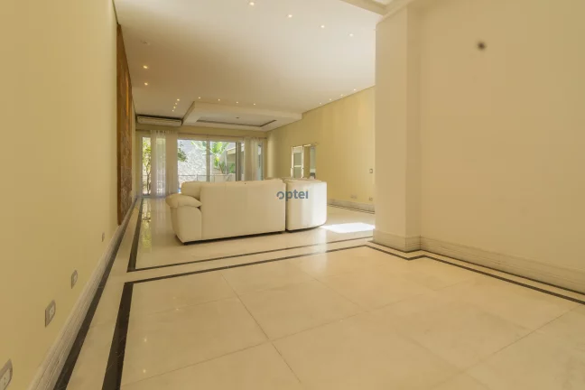 Imagem Casa de Alto Padrão 3 suítes, 4 vagas e Piscina à Venda no condomínio Forest Hills no bairro Anchieta