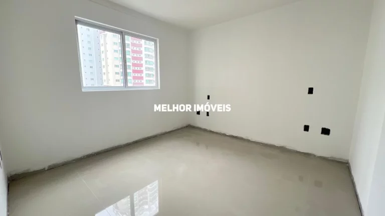 Imagem Apartamento com 03 suítes e 02 vagas, localizado no Centro de Balneário Camboriú