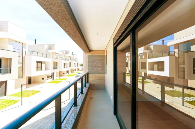 Imagem SANTA FELICIDADE - Sobrado em Condomínio Fechado. 3 suítes. 2 vagas. 160 m² privativos.