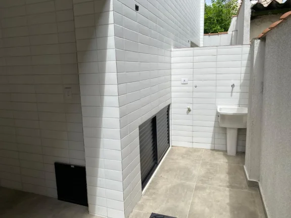 Imagem Casa em condomínio à venda em Santos