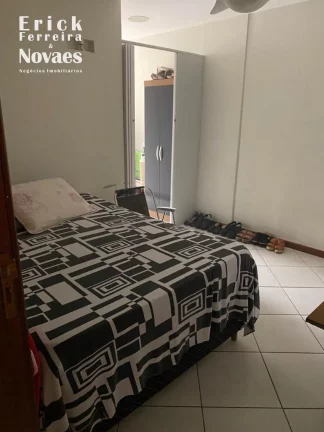 Imagem 3 quartos sendo duas suítes vista lateral para o mar