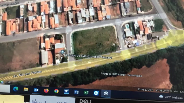 Área medindo 3.443,94 m² em excelente localização próxima ao bairro Taquaral em Piracicaba.Rua ...