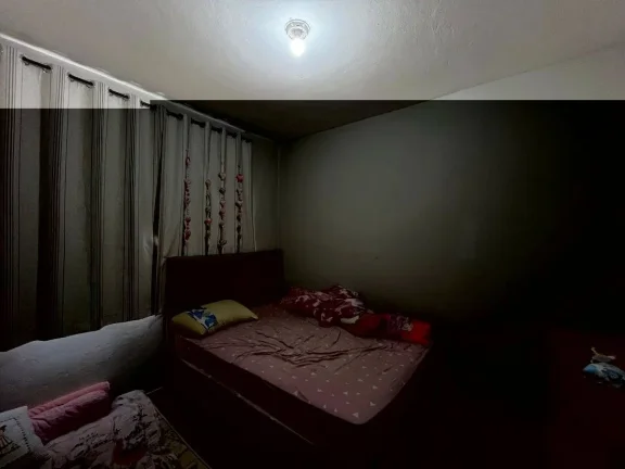 Imagem Casa Ampla e Segura com Grande Área Externa e Horta – 3 Quartos e Vagas para 4 Carros!