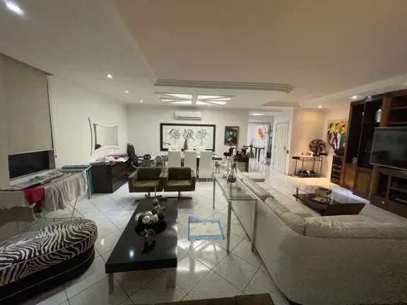 Imagem AMPLO APARTAMENTO COM 3 DORMITÓRIOS, SENDO 1 SUÍTE, 2 VAGAS, NA REGIÃO NOBRE DA PITANGUEIRAS NO GUARUJÁ.
