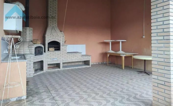 Imagem Chácara com casa e área gourmet à venda em Atibaia