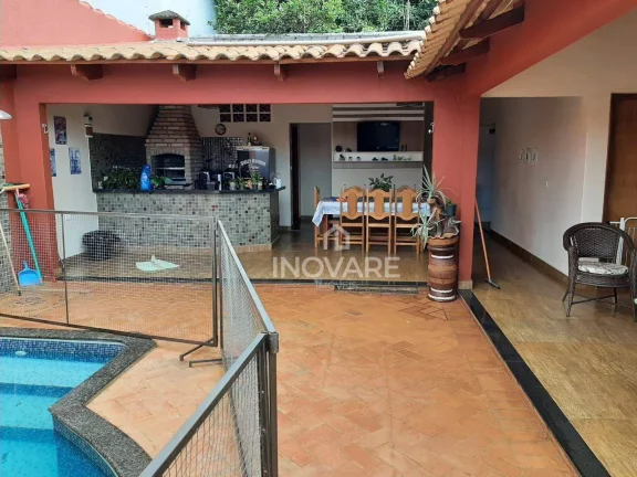 Imagem Casa com 3 dormitórios à venda, 230 m² por R$ 750.000,00 - Jardim Leonora - Itumbiara/GO