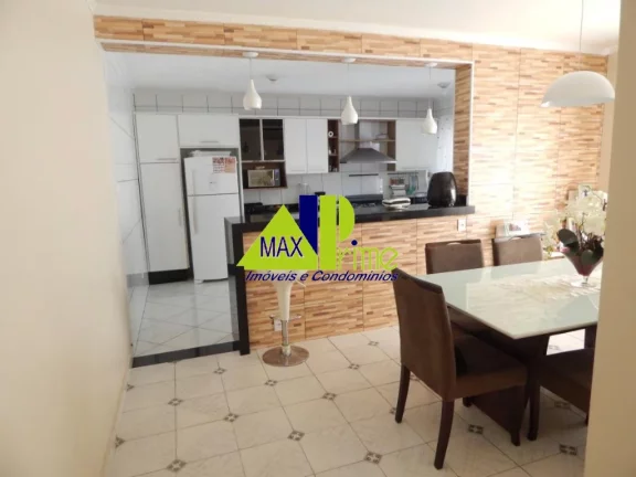 Imagem Casa para locação em São Paulo-SP, Vila Domitila: 3 quartos, 1 suíte, 3 banheiros, 3 vagas de garagem!