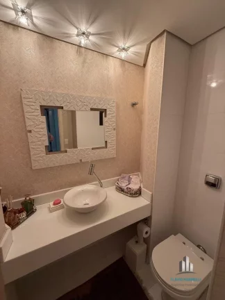 Imagem Apartamento MOBILIADO à Venda com 4 Suítes e 4 Vagas de Garagem