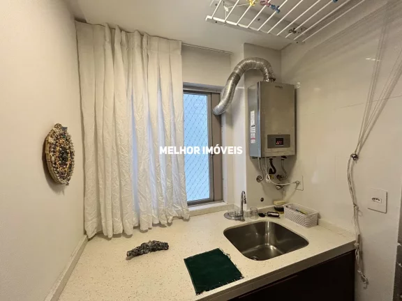 Imagem Apartamento á venda com 02 dormitórios em condomínio frente mar no centro de Balneário Camboriú.