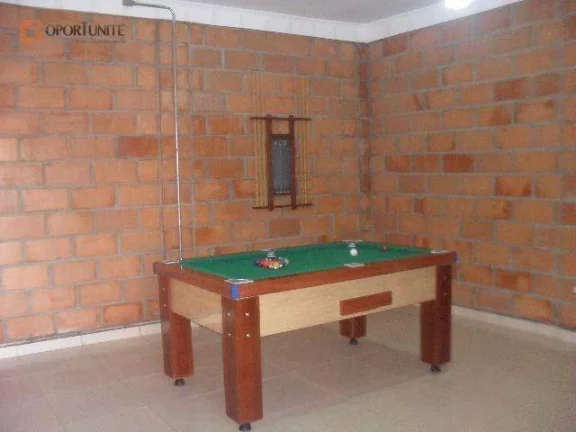 Imagem Sobrado residencial com piscina à venda.